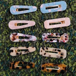Colorful alligator clips
